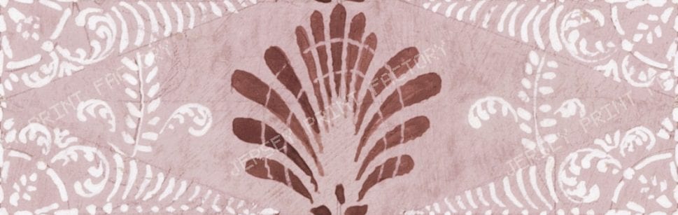 Stripes of shells and motifs in maroon