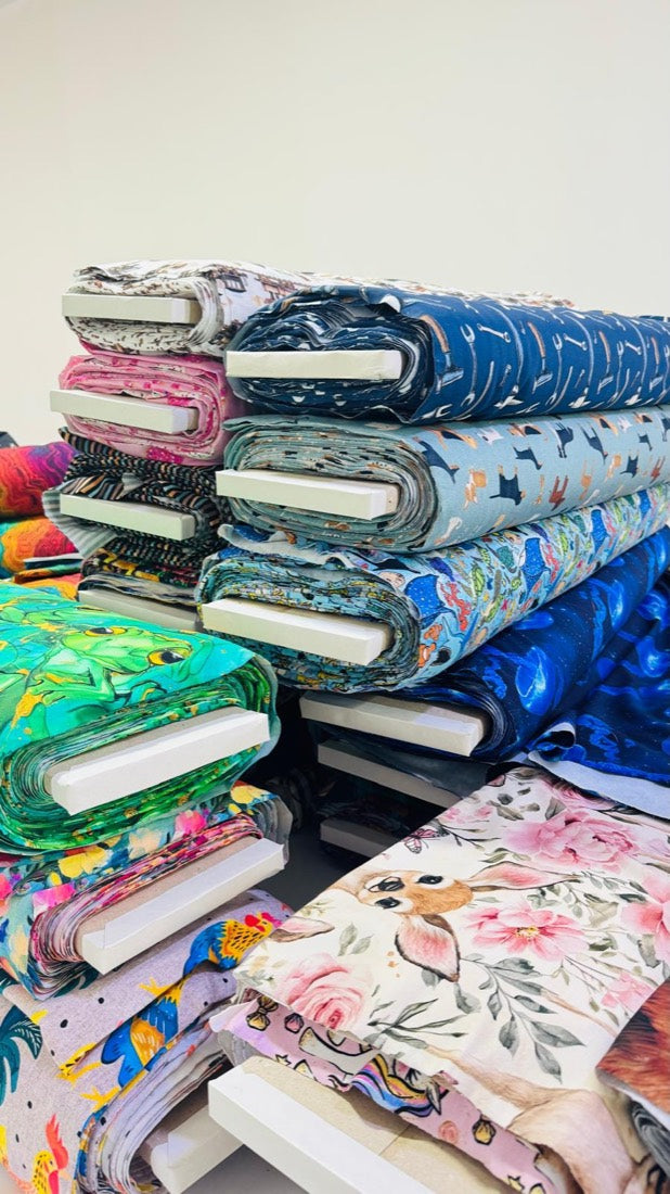 Stoffrollen im Lager von Jersey Print Factory in Istanbul